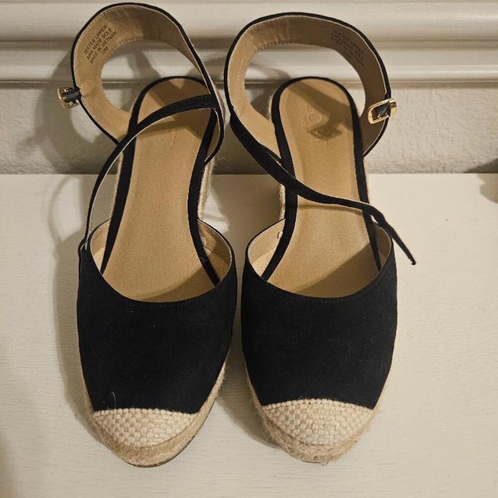 EUC Women's Ann Taylor Loft Outlet Black Sueded Wedge Espadrilles, Size 10M
